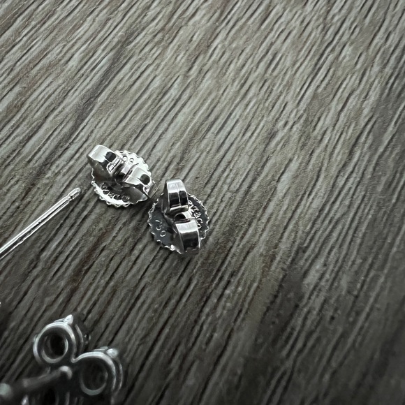 Green aria tourmaline earrings - Picture 10 of 10